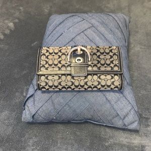 Gently Used - Coach Wallet
